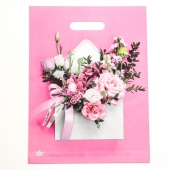 Розовый пакет с цветочным принтом и вырубной ручкой (40х31 см) - Сима-Ленд - купить с доставкой в Орске