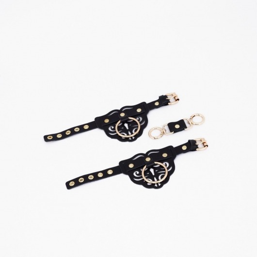 Черные кожаные наручники с клепками, кольцами и золотистой фурнитурой - Crazy Handmade - купить с доставкой в Орске