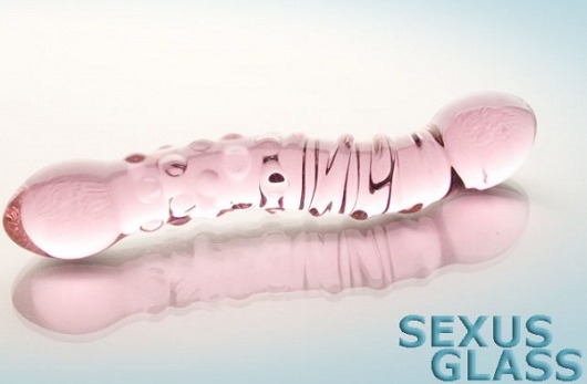 Двусторонний розовый фаллос  с рёбрами и точками - 19,5 см. - Sexus купить с доставкой в интернет-магазине Orgasmix в Орске Двусторонний розовый фаллос  с рёбрами и точками - 19,5 см. - Sexus