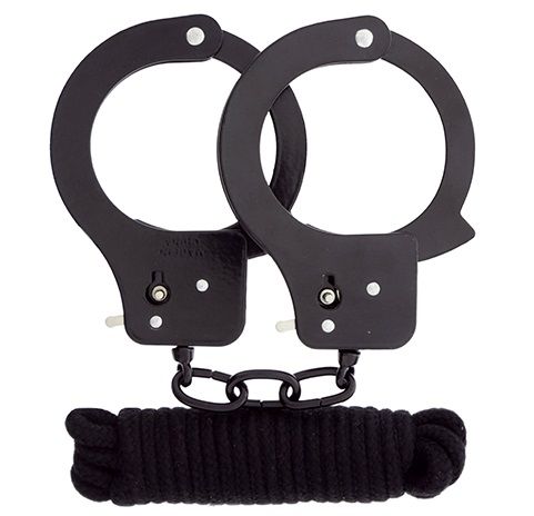 Чёрные наручники из листового металла в комплекте с веревкой BONDX METAL CUFFS LOVE ROPE SET - Dream Toys - купить с доставкой в Орске